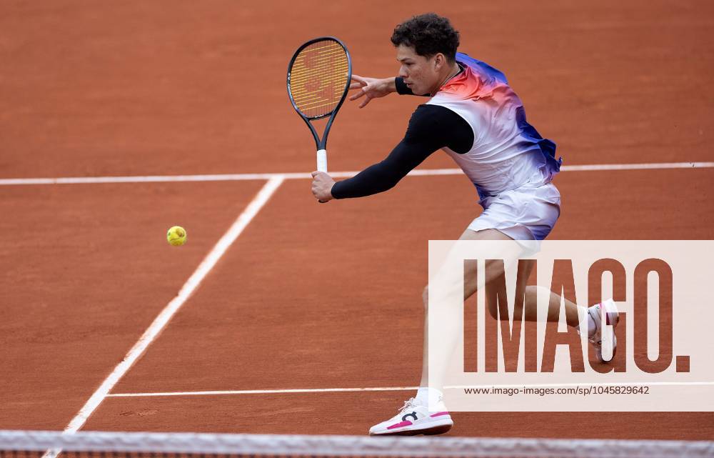 Ben Shelton of USA in action French Open Tennis, Day 7, Tennis, Roland Garros, Paris, France