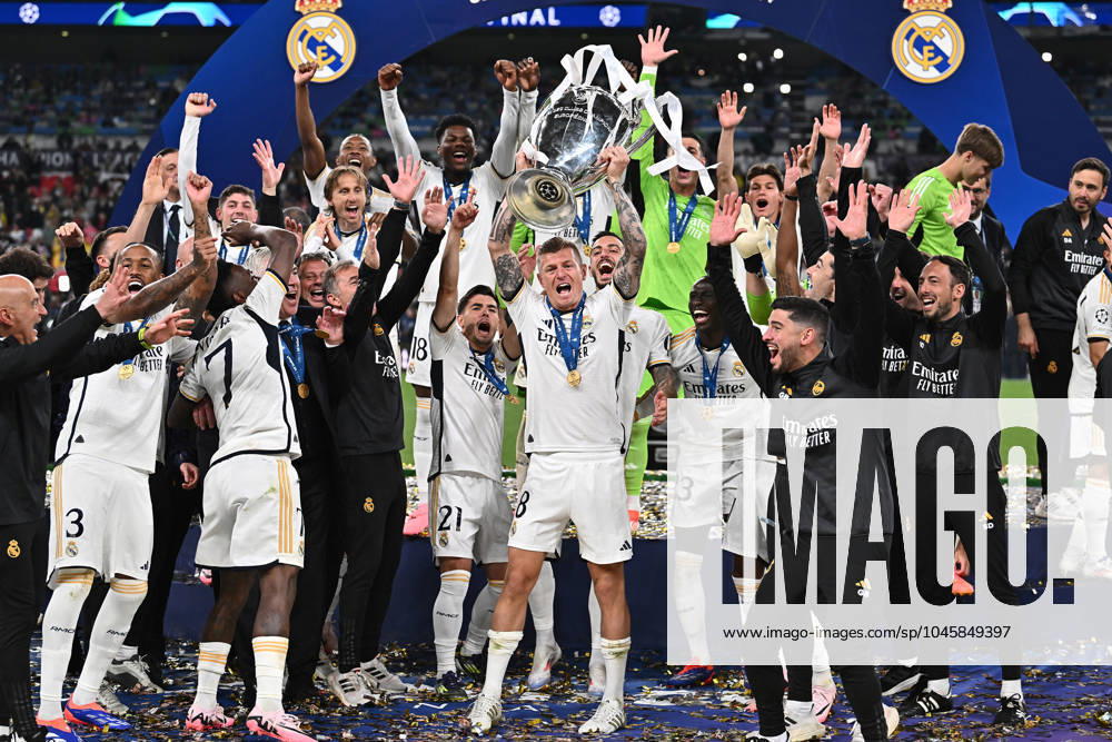 Football UEFA Champions League Final 2024, Borussia Dortmund Real Madrid,, v l Toni Kroos Real Madrid cheering with the trophy celebrate at the end of the match London