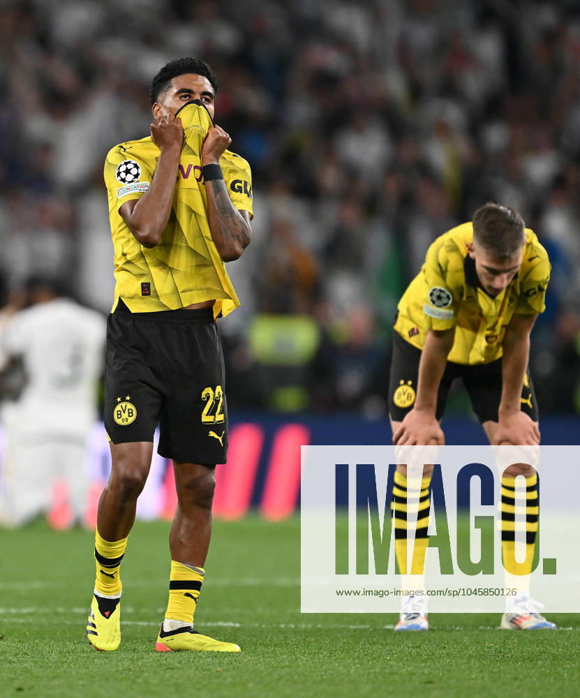 Football UEFA Champions League Final 2024, Borussia Dortmund Real Madrid,, v l Ian Maatsen Borussia Dortmund , Nico Schlotterbeck Borussia Dortmund enttaeuscht, enttaeuscht looking, dissapointed London