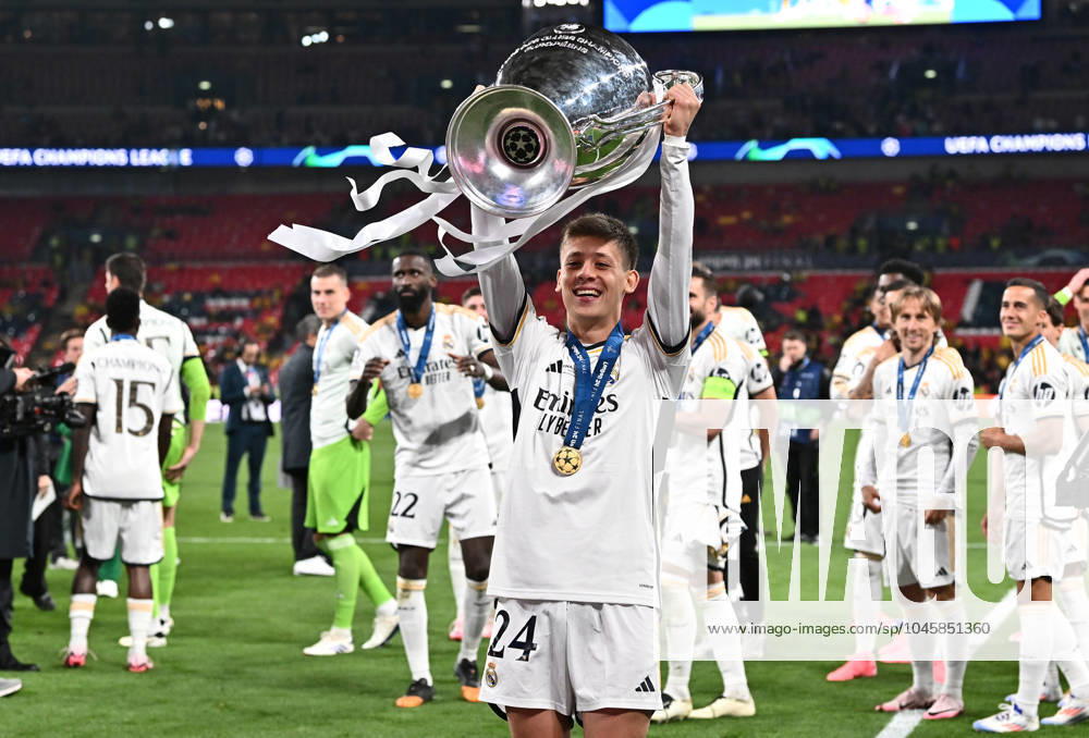 Football UEFA Champions League Final 2024, Borussia Dortmund Real Madrid,, v l Arda Güler Real Madrid with the cup London
