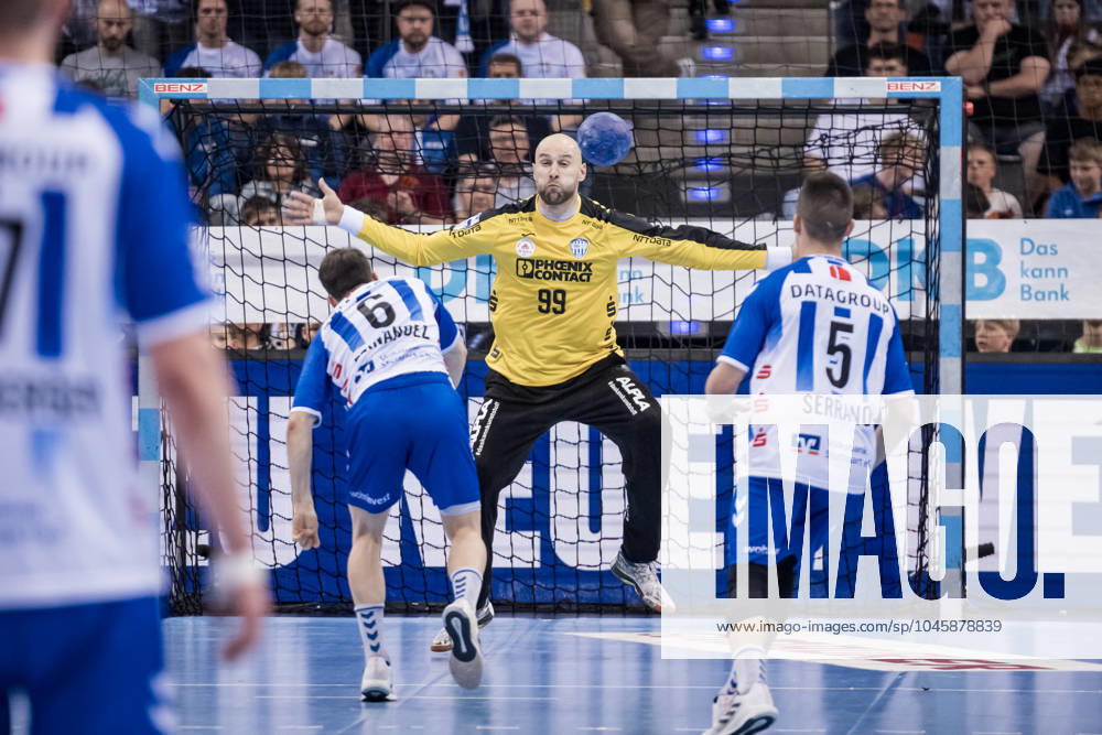 Daniel Fernandez TVB Stuttgart, 6 vs Urh Kastelic TBV Lemgo Lippe, 99 TVB Stuttgart TBV Lemgo Lippe, Sport, Handball, 2023 2024, Liqui Moly Handball Bundesliga, 02 06 2024, Stuttgart Porsche Arena , DEU GER, TVB Stuttgart TBV Lemgo Lippe, Handball, Bundesliga, Liqui Moly HBL, Season 2023 2024, 02 06 2024 Stuttgart