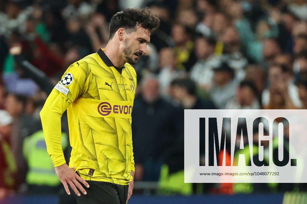 UEFA Champions League Final 2024 Borussia Dortmund Real Madrid on 01 06 2024 at Wembley Stadium in London Mats Hummels Dortmund 15 dissatisfied, disappointed, disappointed, dejected MH