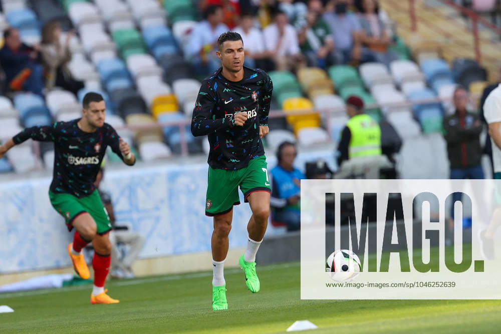 Portugal, Aveiro, 11 06 2024 EURO 2024 Friendly match before the UEFA EURO 2024 in Germany 2024 Portugal Ireland v l , Cristiano Ronaldo Portugal warm up, runs in