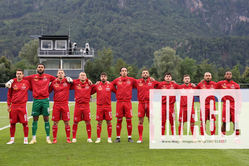 Malta v Greece - International Friendly, Länderspiel, Nationalmannschaft National soccer team players of Malta are standing as they listen to their country s national anthem prior to the international soccer friendly match between Malta and Greece at the Untersberg-Arena, in Grodig, Austria, on June 11, 2024. Grödig Salzburg Austria