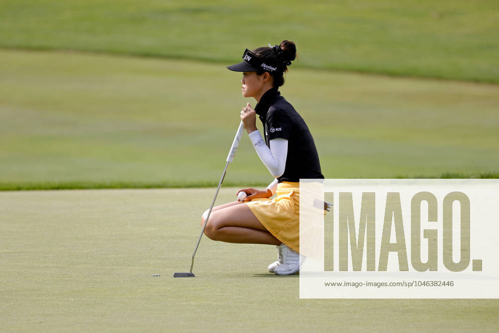GRAND RAPIDS, MI - JUNE 15: LPGA, Golf Damen golfer Grace Kim lines up her putt on the 17th hole during the LPGA Meijer LPGA Classic for Simply Give on June 15th, 2024, at Blythefield Country Club in Grand Rapids, Michigan. (Photo by Brian Spurlock Icon Sportswire) GOLF: JUN 15 LPGA Meijer LPGA Classic for Simply Give Icon24061530