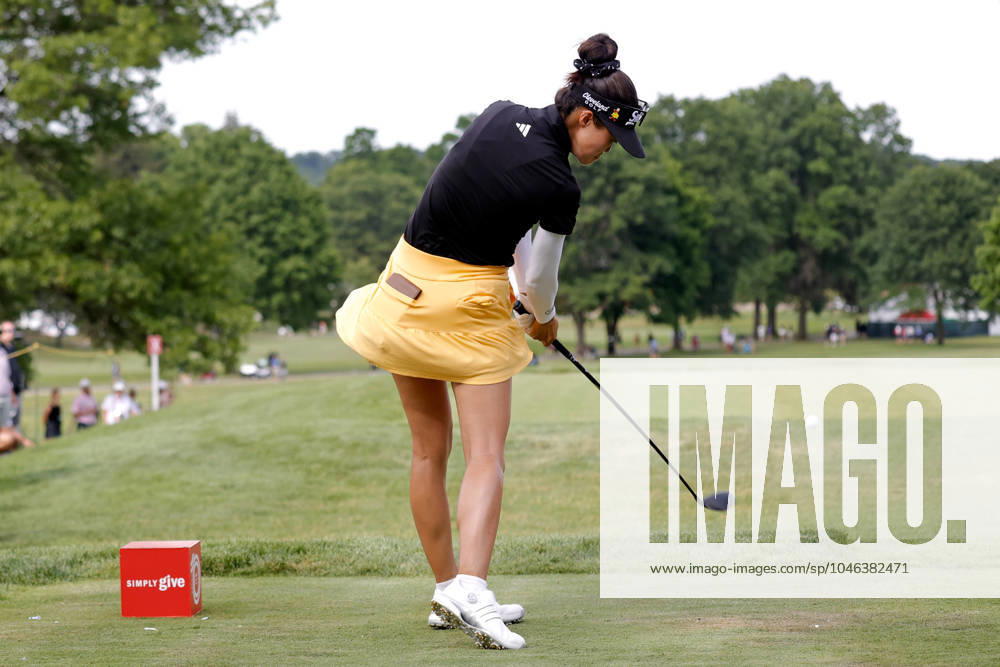 GRAND RAPIDS, MI - JUNE 15: LPGA, Golf Damen golfer Grace Kim plays her tee shot on the 18th hole during the LPGA Meijer LPGA Classic for Simply Give on June 15th, 2024, at Blythefield Country Club in Grand Rapids, Michigan. (Photo by Brian Spurlock Icon Sportswire) GOLF: JUN 15 LPGA Meijer LPGA Classic for Simply Give Icon24061532