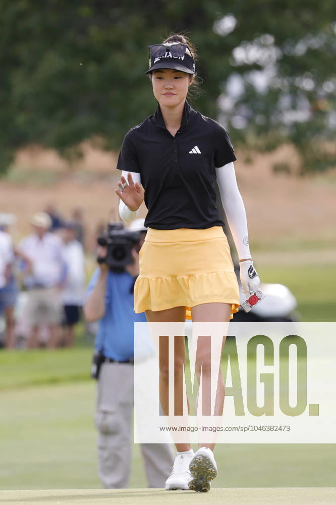 GRAND RAPIDS, MI - JUNE 15: LPGA, Golf Damen golfer Grace Kim reacts to her chip on the 18th hole during the LPGA Meijer LPGA Classic for Simply Give on June 15th, 2024, at Blythefield Country Club in Grand Rapids, Michigan. (Photo by Brian Spurlock Icon Sportswire) GOLF: JUN 15 LPGA Meijer LPGA Classic for Simply Give Icon24061534