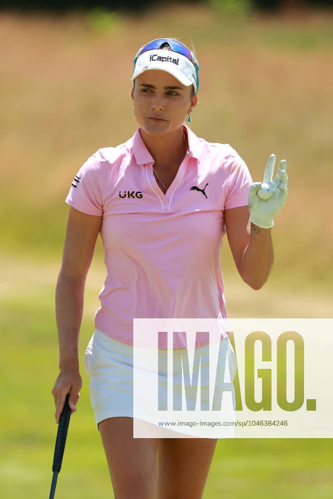 Meijer LPGA, Golf Damen Classic Lexi Thompson of the United States acknowledges the crowd at the 10th green during Day Three of the Meijer LPGA Classic for Simply Give golf tournament at Blythefield Country Club in Belmont, MI, USA Saturday, June 15, 2024. Belmont Michigan United States