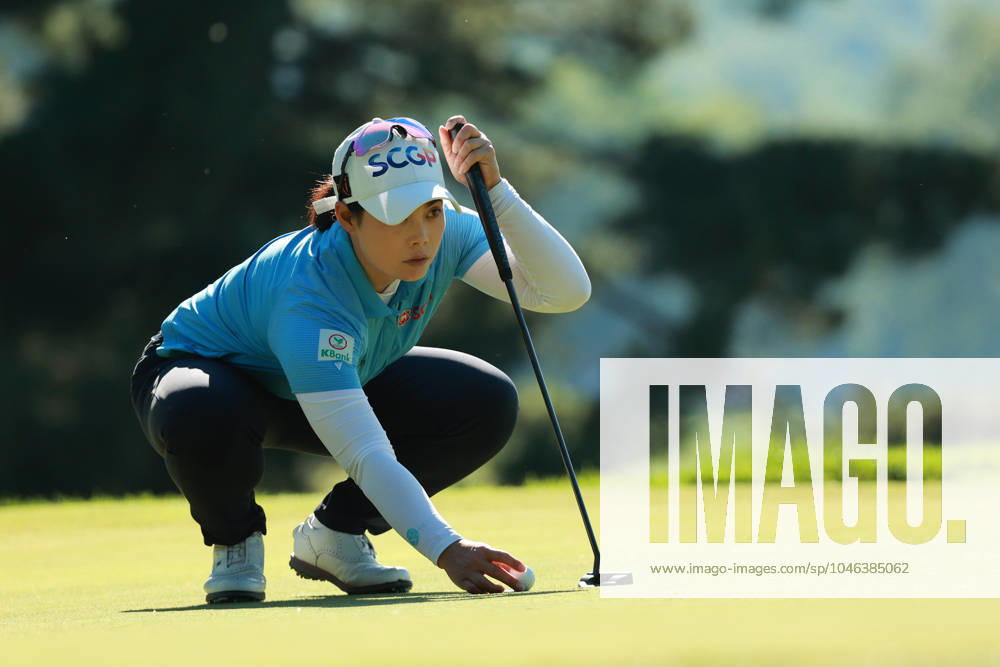 Meijer LPGA, Golf Damen Classic Moriya Jutanugarn of Thailand lines up her putt on the 5th green during Day Three of the Meijer LPGA Classic for Simply Give golf tournament at Blythefield Country Club in Belmont, MI, USA Saturday, June 15, 2024. Belmont Michigan United States