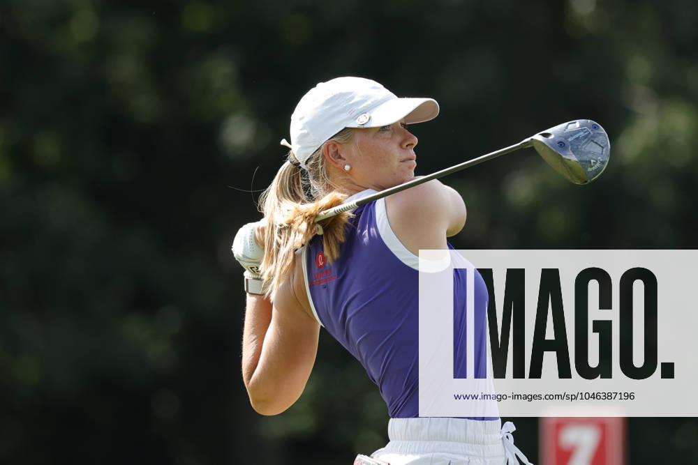 GRAND RAPIDS, MI - JUNE 15: LPGA, Golf Damen golfer Lauren Hartlage plays her tee shot on the 17th hole during the LPGA Meijer LPGA Classic for Simply Give on June 15th, 2024, at Blythefield Country Club in Grand Rapids, Michigan. (Photo by Brian Spurlock Icon Sportswire) GOLF: JUN 15 LPGA Meijer LPGA Classic for Simply Give Icon24061566