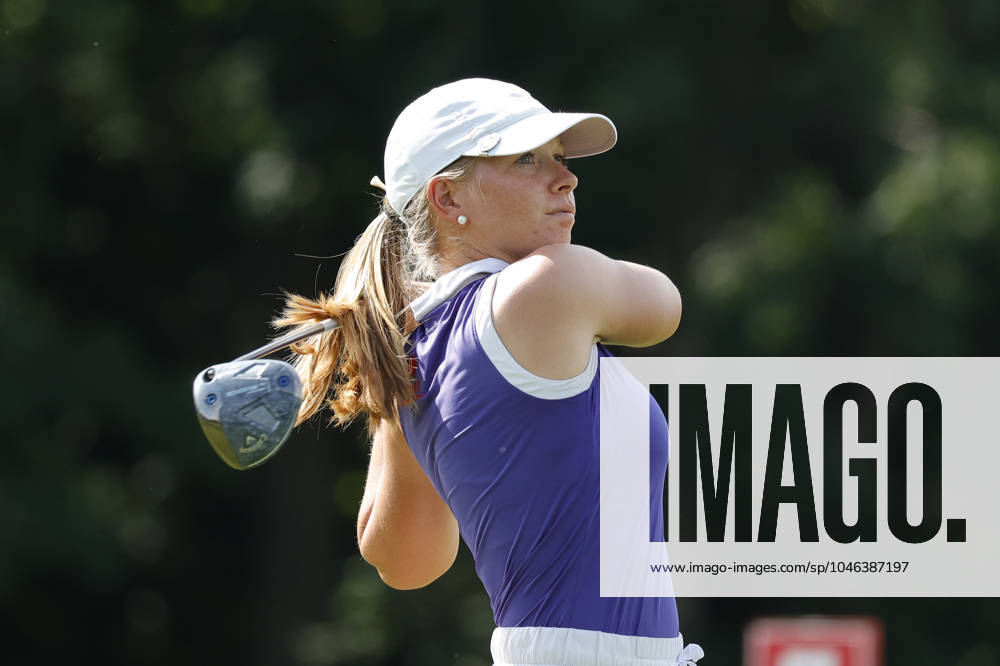 GRAND RAPIDS, MI - JUNE 15: LPGA, Golf Damen golfer Lauren Hartlage plays her tee shot on the 17th hole during the LPGA Meijer LPGA Classic for Simply Give on June 15th, 2024, at Blythefield Country Club in Grand Rapids, Michigan. (Photo by Brian Spurlock Icon Sportswire) GOLF: JUN 15 LPGA Meijer LPGA Classic for Simply Give Icon24061567
