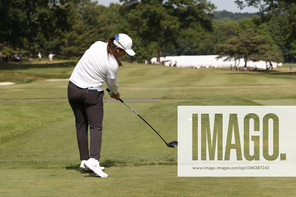 GRAND RAPIDS, MI - JUNE 15: LPGA, Golf Damen golfer Jing Yan plays her tee shot on the 17th hole during the LPGA Meijer LPGA Classic for Simply Give on June 15th, 2024, at Blythefield Country Club in Grand Rapids, Michigan. (Photo by Brian Spurlock Icon Sportswire) GOLF: JUN 15 LPGA Meijer LPGA Classic for Simply Give Icon24061572