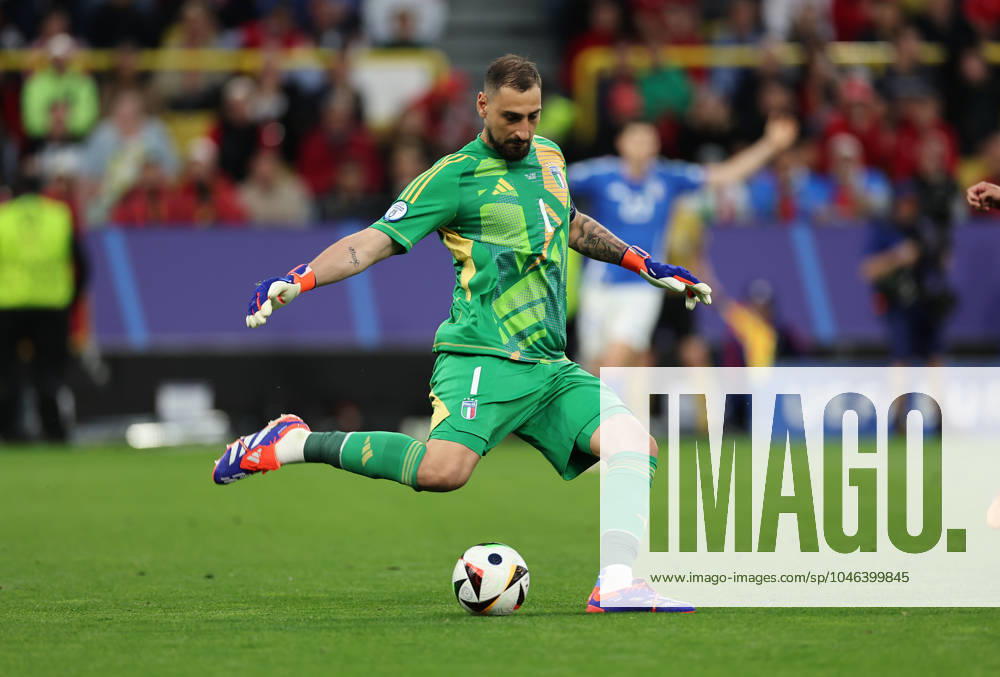European Football Championship, UEFA EURO 2024, Italy Albania, Group B, BVB Stadion Dortmund, f l , Goalkeeper Gianluigi Donnarumma Italy