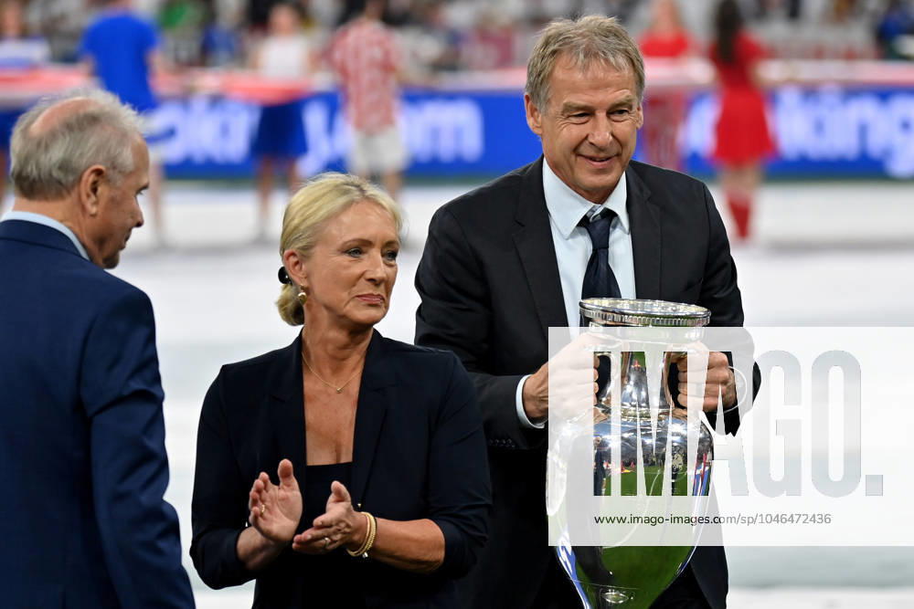 Football EM 2024, Germany Scotland, v l Bernard Dietz Heidi Beckenbauer, the widow of Emperor Franz Beckenbauer Jürgen Juergen Klinsmann EM Cup Munich