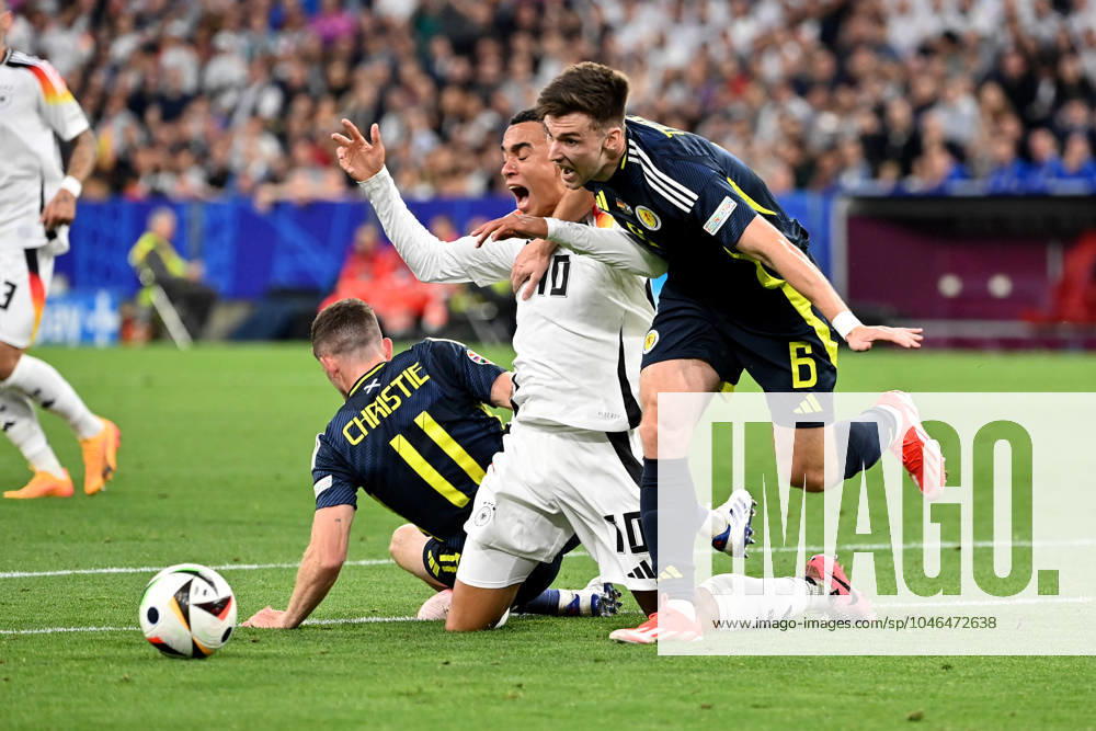 Football EM 2024, Germany Scotland, v l Ryan Christie Team Scotland Jamal Musiala Deutsche Fussball Nationalmannschaft DFB Kieran Tierney Team Scotland Zweikampf, Aktion, action, battle for the ball Munich