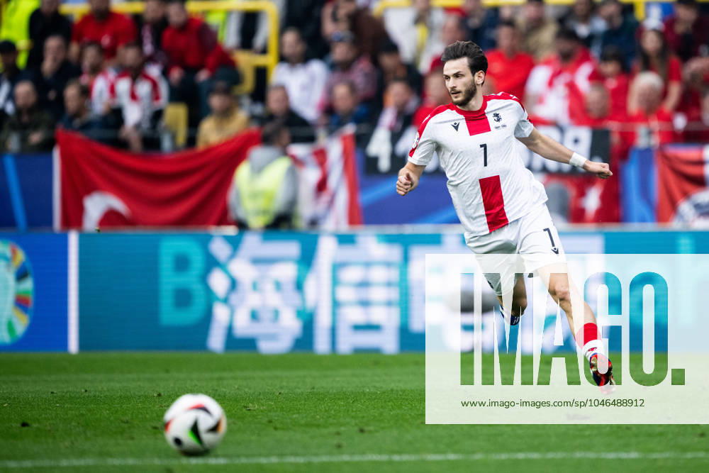 Khvicha Kvaratskhelia of Georgia during the UEFA Euro 2024 Football Championship match between Türkiye and Georgia on June 18, 2024 in Dortmund Photo Jesper Zerman BILDBYRAN kod JZ JZ0541 fotboll football soccer fotballs em europamästerskap em uefa euro uefa european football championship euro 2024 türkiye georgien georgia bbeng turkiet turkey