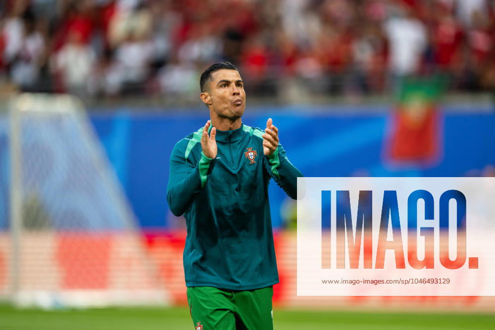 Portugal v Czech Republic, UEFA EURO, EM, Europameisterschaft,Fussball 2024, Leipzig, Germany Leipzig, Germany. 18th, June 2024. Cristiano Ronaldo (7) of Portugal is warming up before the UEFA Euro 2024 match in Group F between Portugal and Czech Republic at Red Bull Arena in Leipzig. Leipzig Germany