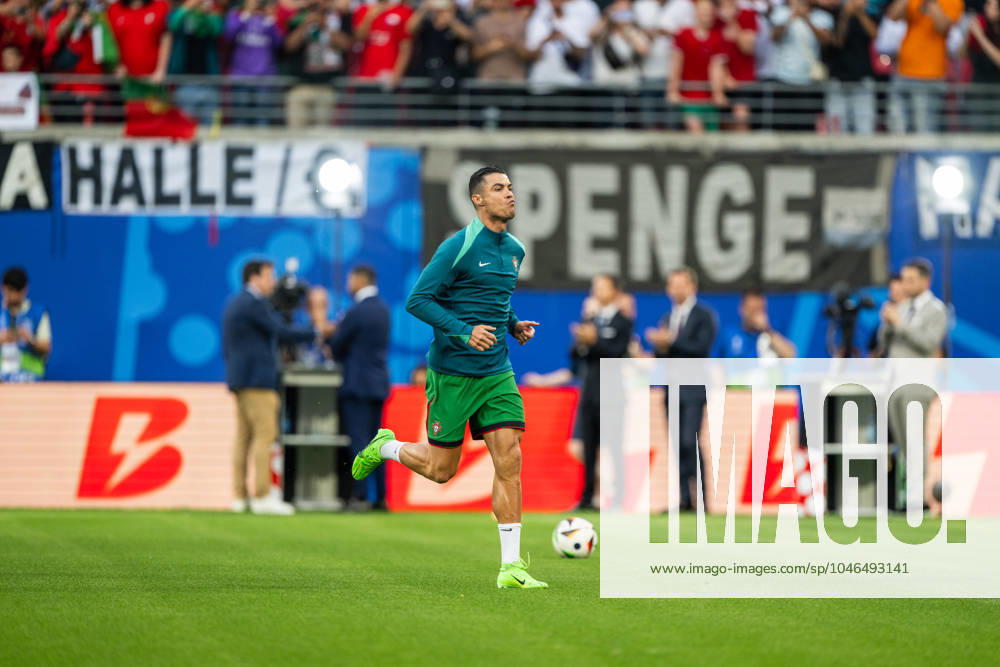 Portugal v Czech Republic, UEFA EURO, EM, Europameisterschaft,Fussball 2024, Leipzig, Germany Leipzig, Germany. 18th, June 2024. Cristiano Ronaldo (7) of Portugal is warming up before the UEFA Euro 2024 match in Group F between Portugal and Czech Republic at Red Bull Arena in Leipzig. Leipzig Germany