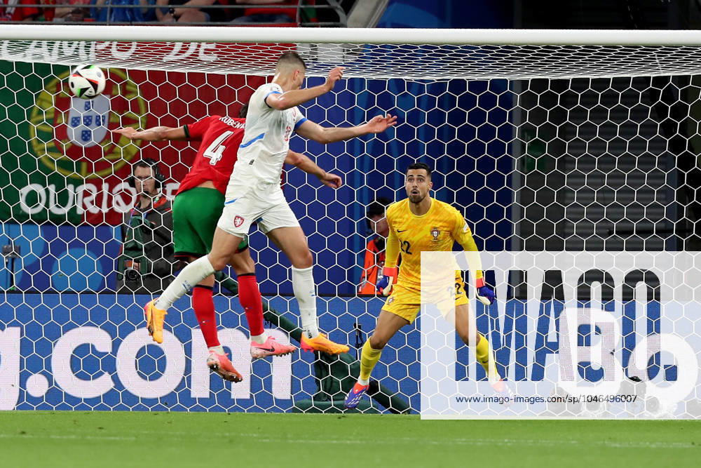 Football EM 2024, Portugal Czech Republic, v l Ruben Dias Portugal Patrik Schick Czech Republic Diogo Meireles da Costa Portugal Zweikampf, Aktion, action, battle for the ball Leipzig