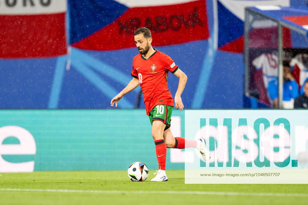 Portugal v Czech Republic, UEFA EURO, EM, Europameisterschaft,Fussball 2024, Leipzig, Germany Leipzig, Germany. 18th, June 2024. Bernardo Silva (10) of Portugal seen during the UEFA Euro 2024 match in Group F between Portugal and Czech Republic at Red Bull Arena in Leipzig. Leipzig Germany