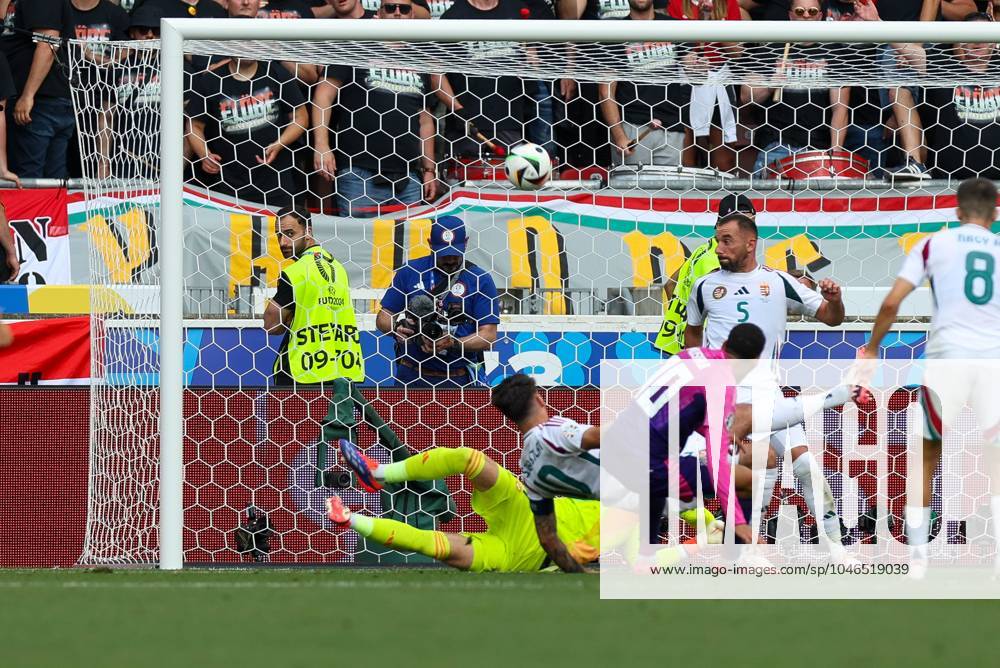 Jamal Musiala 10 Germany scores the goal to make it 1-0, Germany vs Hungary, Football, UEFA Euro 2024, Group stage, Matchday 2, 19 06 2024 Stuttgart Baden Wuerttemberg Germany