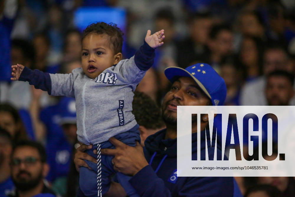 Cruzeiro x Fluminense BELO HORIZONTE, MG - 19.06.2024: CRUZEIRO X FLUMINENSE - (77333) Cruzeiro x Fluminense: Mini Cruzeiro fan. Match between Cruzeiro x Fluminense, valid for the tenth round of the 2024 Brazilian Championship, on the evening of this fourth day (19), held at Mineirão, Belo Horizonte, Brazil. (Photo: Allan Calisto Fotoarena) x2558405x AllanxCalisto