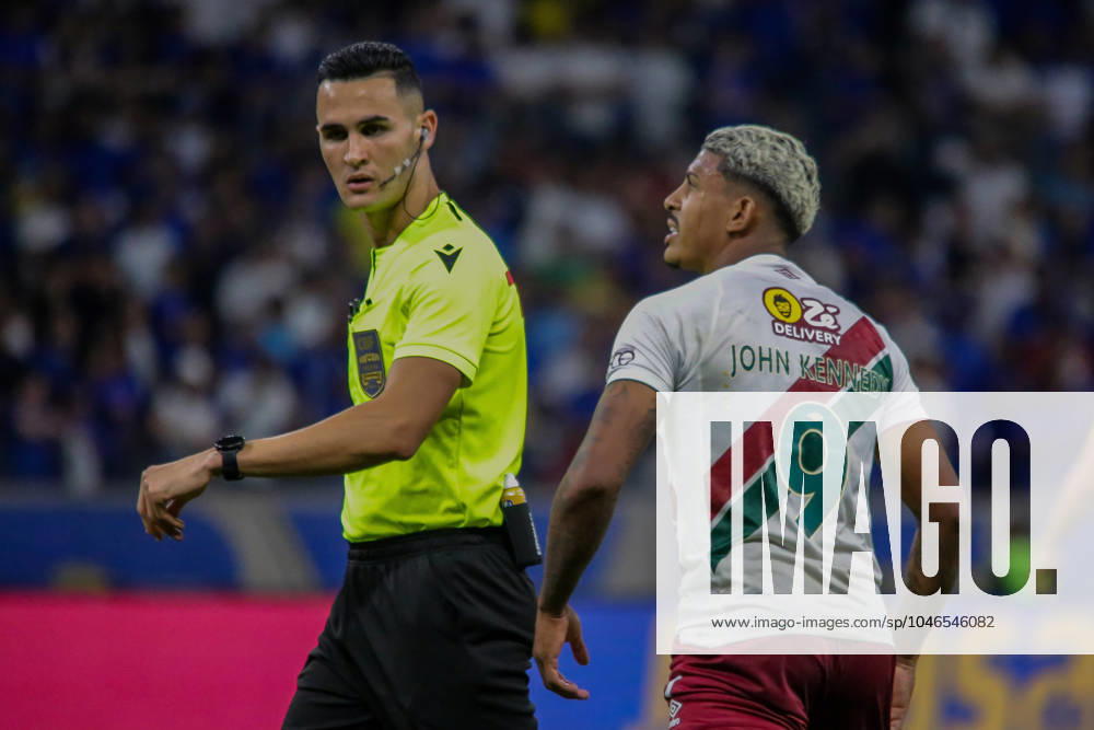 Cruzeiro x Fluminense BELO HORIZONTE, MG - 19.06.2024: CRUZEIRO X FLUMINENSE - (77333) Cruzeiro x Fluminense: John Kennedy complains to the referee in the match between Cruzeiro x Fluminense, valid for the tenth round of the 2024 Brazilian Championship, on the evening of this fourth day (19), held at Mineirão, Belo Horizonte, Brazil. (Photo: Allan Calisto Fotoarena) x2558553x AllanxCalisto