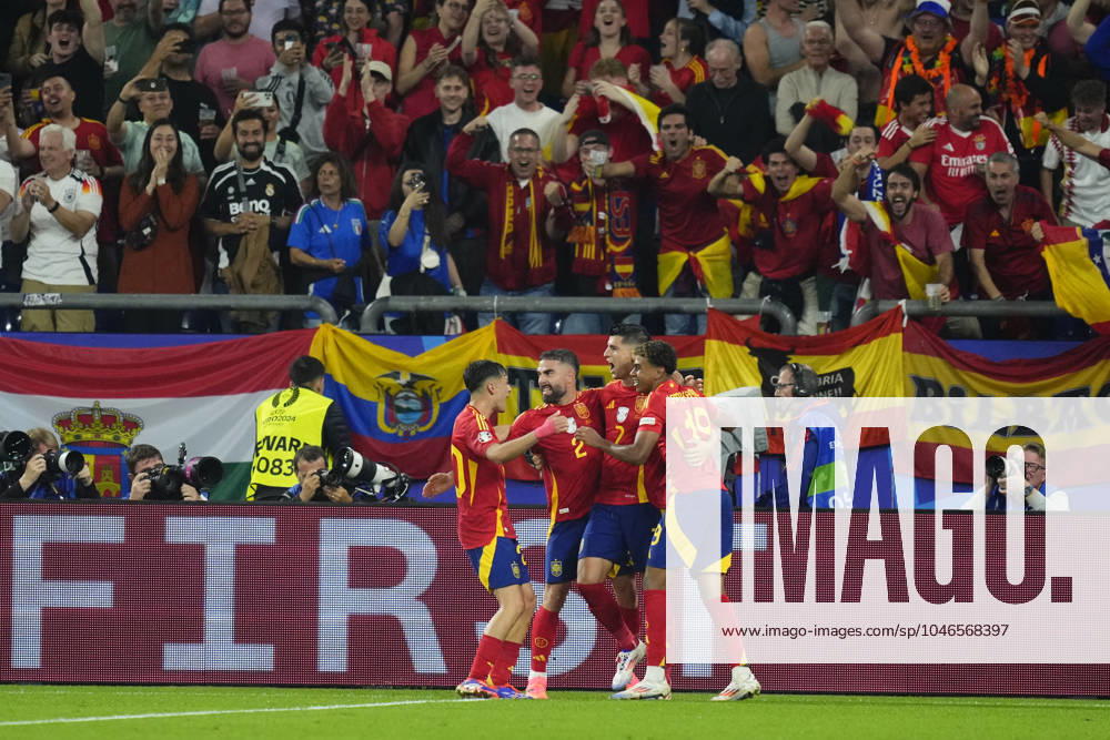 Spain v Italy: Group B - UEFA EURO, EM, Europameisterschaft,Fussball 2024 Spanish players celebrate after scoring his sides first goal during the UEFA EURO 2024 group stage match between Spain and Italy at Arena AufSchalke on June 20, 2024 in Gelsenkirchen, Germany. Gelsenkirchen Germany