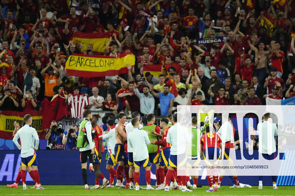 Spain v Italy: Group B - UEFA EURO, EM, Europameisterschaft,Fussball 2024 Spanish players celebrates victory after the UEFA EURO 2024 group stage match between Spain and Italy at Arena AufSchalke on June 20, 2024 in Gelsenkirchen, Germany. Gelsenkirchen Germany
