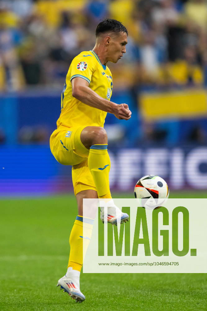 Slovakia v Ukraine: Group E - UEFA EURO, EM, Europameisterschaft,Fussball 2024 Oleksandr Tymchyk of Ukraine is controlling the ball during the UEFA EURO 2024 group stage match between Slovakia and Ukraine at Düsseldorf Arena on June 21, 2024 in Dusseldorf, Germany. Duesseldorf Germany
