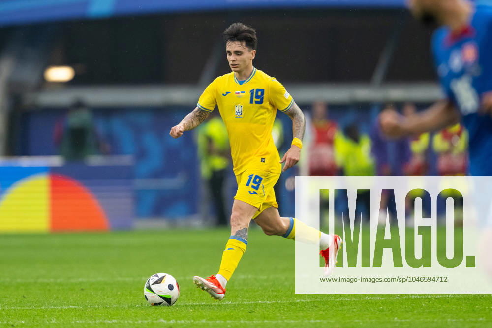 Slovakia v Ukraine: Group E - UEFA EURO, EM, Europameisterschaft,Fussball 2024 Mykola Shaparenko of Ukraine is controlling the ball during the UEFA EURO 2024 group stage match between Slovakia and Ukraine at Düsseldorf Arena on June 21, 2024 in Dusseldorf, Germany. Duesseldorf Germany