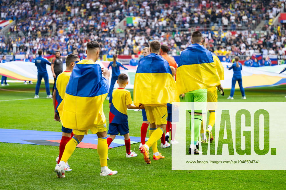Slovakia v Ukraine: Group E - UEFA EURO, EM, Europameisterschaft,Fussball 2024 The players of Ukraine are walking onto the pitch during the UEFA EURO 2024 group stage match between Slovakia and Ukraine at Düsseldorf Arena on June 21, 2024 in Dusseldorf, Germany. Duesseldorf Germany