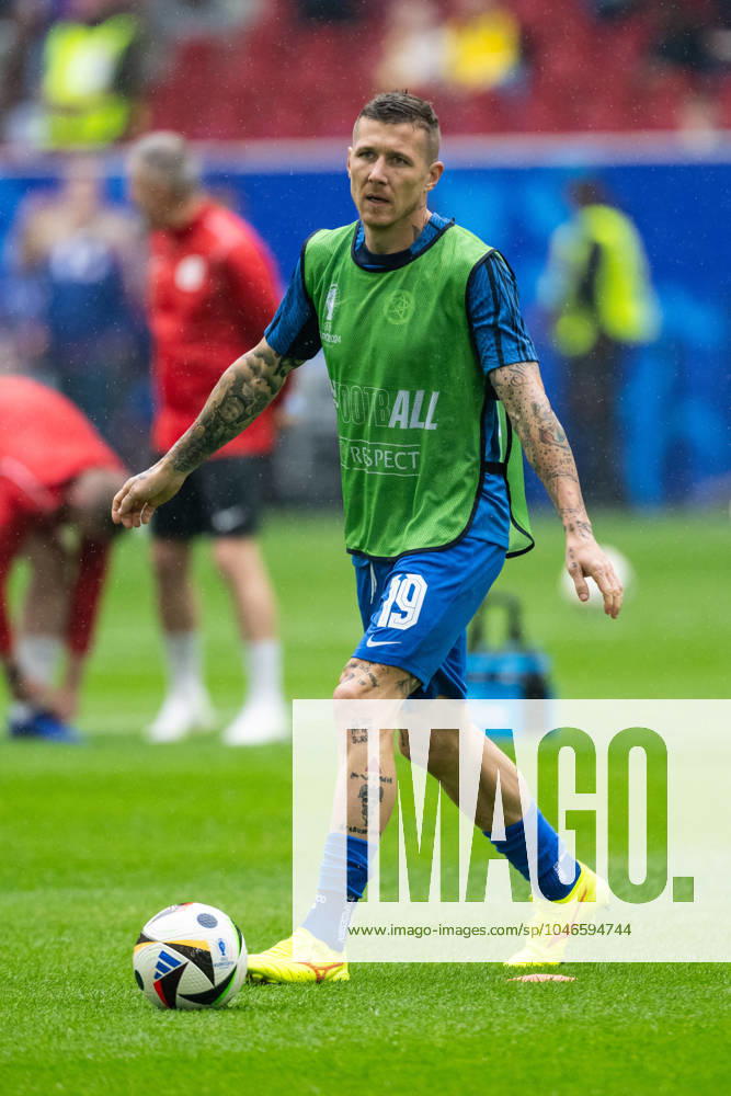 Slovakia v Ukraine: Group E - UEFA EURO, EM, Europameisterschaft,Fussball 2024 Juraj Kucka of Slovakia is warming up during the UEFA EURO 2024 group stage match between Slovakia and Ukraine at Düsseldorf Arena on June 21, 2024 in Dusseldorf, Germany. Duesseldorf Germany
