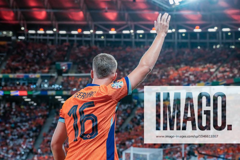 EURO 2024 - Matchday 2, Group D: The Netherlands vs. France Joey Veerman gets ready to take the corner during the EURO 2024 Matchday 2 Group D match between the Netherlands and France on 21 June 2024, at Red Bull Arena, in Leipzig, Germany Leipzig Red Bull Arena Germany