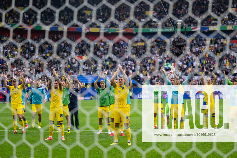 Slovakia v Ukraine: Group E - UEFA EURO, EM, Europameisterschaft,Fussball 2024 Oleksandr Zubkov and Volodymyr Brazhko (L-R) of Ukraine are celebrating victory with their team during the UEFA EURO 2024 group stage match between Slovakia and Ukraine at DÂ¸sseldorf Arena on June 21, 2024 in Dusseldorf, Germany. Duesseldorf Germany