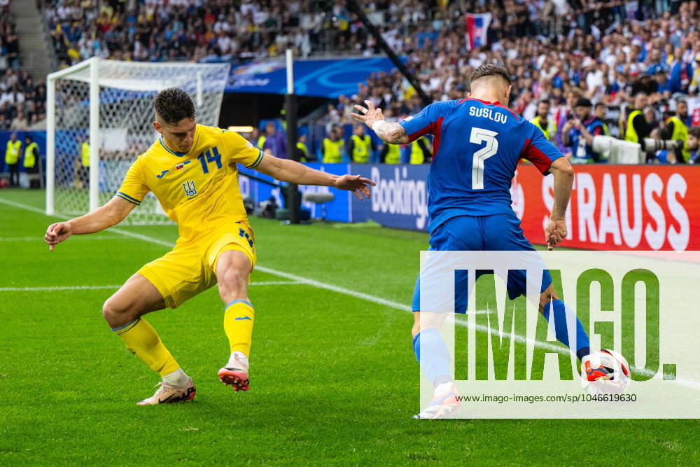 Slovakia v Ukraine: Group E - UEFA EURO, EM, Europameisterschaft,Fussball 2024 Georgiy Sudakov of Ukraine is confronting Tomas Suslov of Slovakia during the UEFA EURO 2024 group stage match between Slovakia and Ukraine at D¸sseldorf Arena on June 21, 2024 in Dusseldorf, Germany. Duesseldorf Germany
