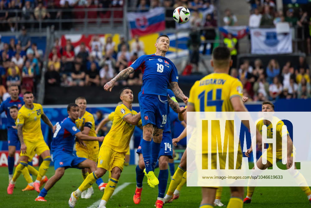 Slovakia v Ukraine: Group E - UEFA EURO, EM, Europameisterschaft,Fussball 2024 Juraj Kucka of Slovakia is jumping for the ball during the UEFA EURO 2024 group stage match between Slovakia and Ukraine at D¸sseldorf Arena on June 21, 2024 in Dusseldorf, Germany. Duesseldorf Germany