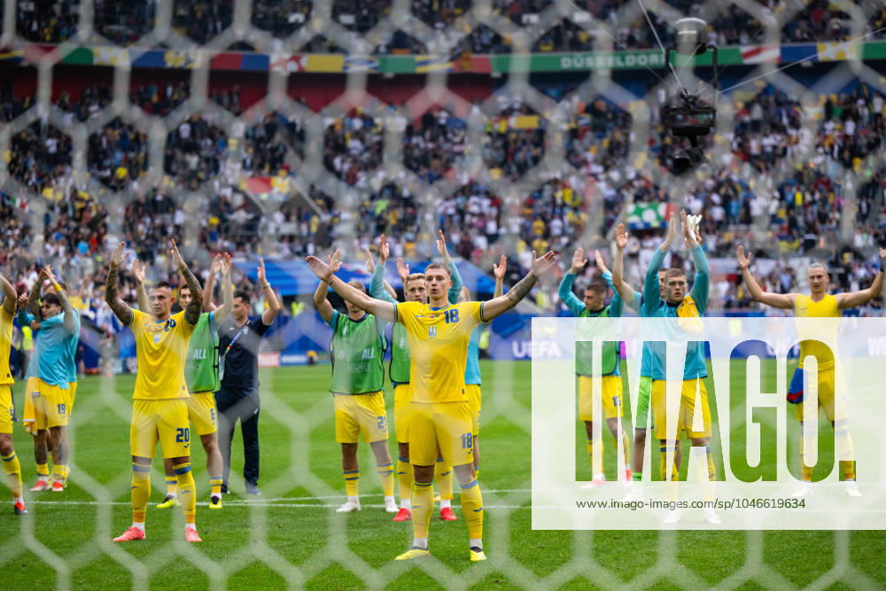 Slovakia v Ukraine: Group E - UEFA EURO, EM, Europameisterschaft,Fussball 2024 Oleksandr Zubkov and Volodymyr Brazhko (L-R) of Ukraine are celebrating victory with their team during the UEFA EURO 2024 group stage match between Slovakia and Ukraine at D¸sseldorf Arena on June 21, 2024 in Dusseldorf, Germany. Duesseldorf Germany