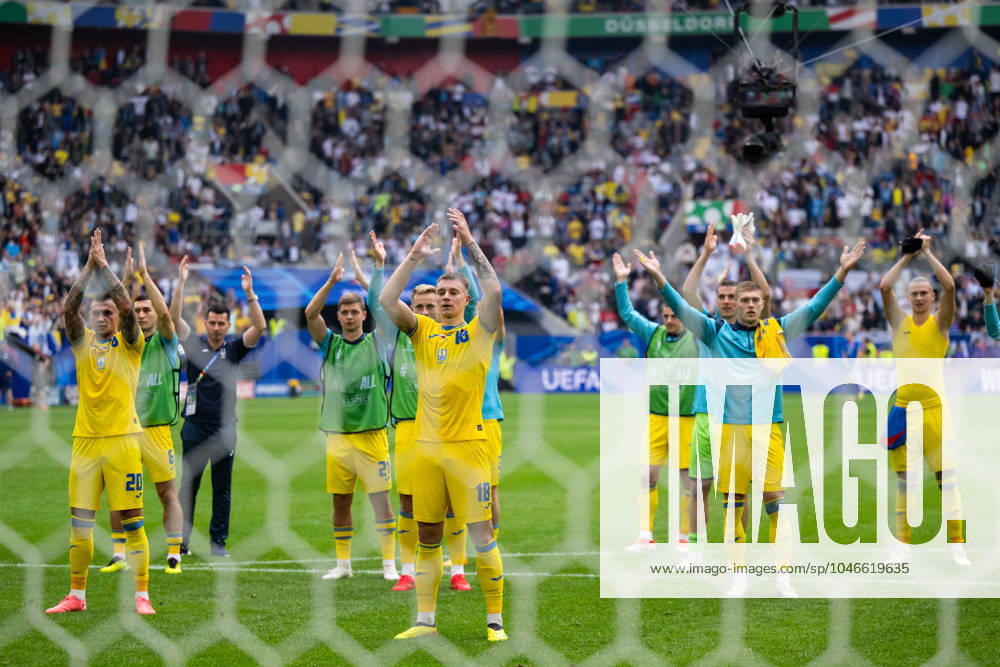 Slovakia v Ukraine: Group E - UEFA EURO, EM, Europameisterschaft,Fussball 2024 Oleksandr Zubkov and Volodymyr Brazhko (L-R) of Ukraine are celebrating victory with their team during the UEFA EURO 2024 group stage match between Slovakia and Ukraine at D¸sseldorf Arena on June 21, 2024 in Dusseldorf, Germany. Duesseldorf Germany