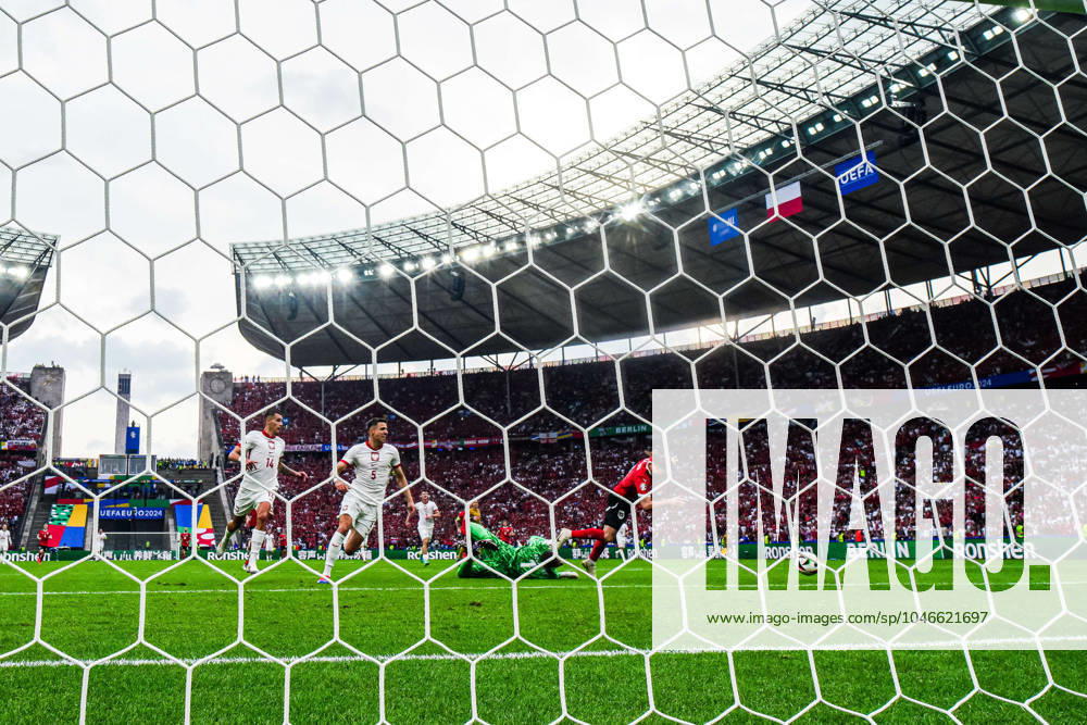Foul Wojciech Szczesny Poland, 01 on Marcel Sabitzer Austria, 09 , Penalty kick, Remote behind goal camera GER, Poland vs Austria, European Football Championship, UEFA Euro 2024, Matchday 2, 21 06 2024 GER, Poland vs Austria, European Football Championship, UEFA Euro 2024, Matchday 2, 21 06 2024 Berlin