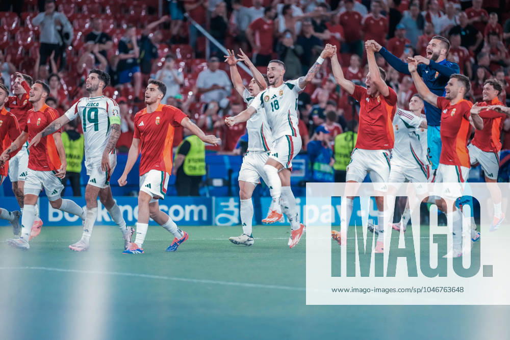 DEU: EURO 2024 - Matchday 3, Group A: Scotland vs. Hungary at Stuttgart Arena in Stuttgart, Germany on 23 June 2024 EURO 2024 - Matchday 3, Group A: Scotland vs. Hungary at Stuttgart Arena in Stuttgart, Germany on 23 June 2024 Hungary players celebrate, as they get 3 important points to still keep them in the race for the next stage of the tournament. (Photo by Alexandra Fechete Sportpix Sipa USA) Stuttgart Stuttgart Arena Germany