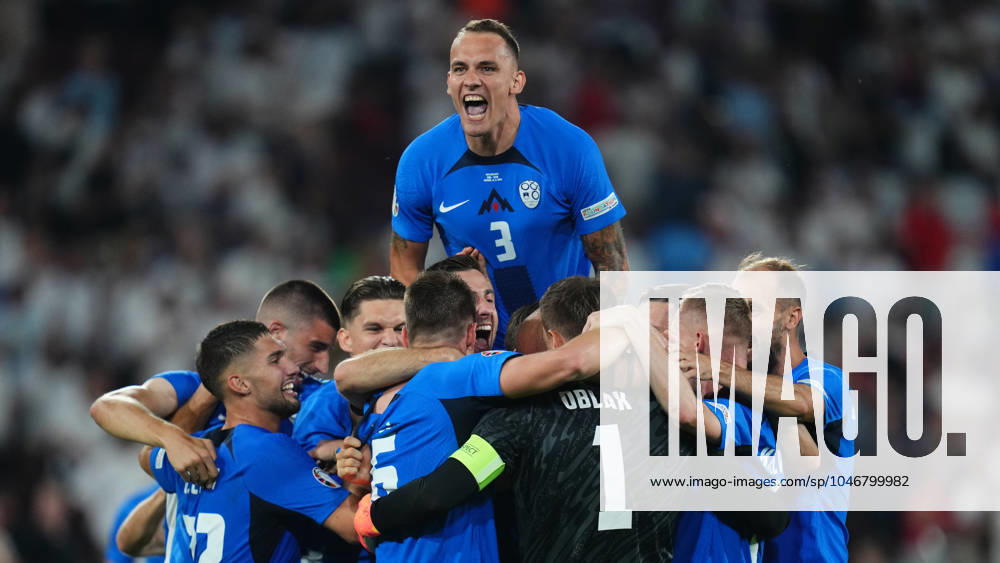 GER: England v Slovenia. UEFA EURO, EM, Europameisterschaft,Fussball 2024 Jure Balkovec of Slovenia celebrates with his teammates at full time during the UEFA Euro 2024 match between England and Slovenia, Group C, date 3, played at Rhein Energie Stadium on June 25, 2024 in Koln, Germany. kpng