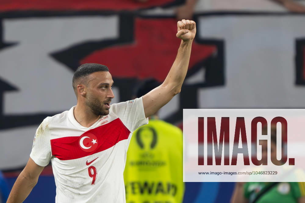 (240627) -- HAMBURG, June 27, 2024 -- Cenk Tosun of T¨¹rkiye celebrates scoring during the UEFA EURO, EM, Europameisterschaft,Fussball 2024 Group F match between the Czech Republic and T¨¹rkiye in Hamburg, Germany, June 26, 2024. ) (SP)GERMANY-HAMBURG-FOOTBALL-EURO 2024-CZECH REPUBLIC VS T?RKIYE XiaoxYijiu
