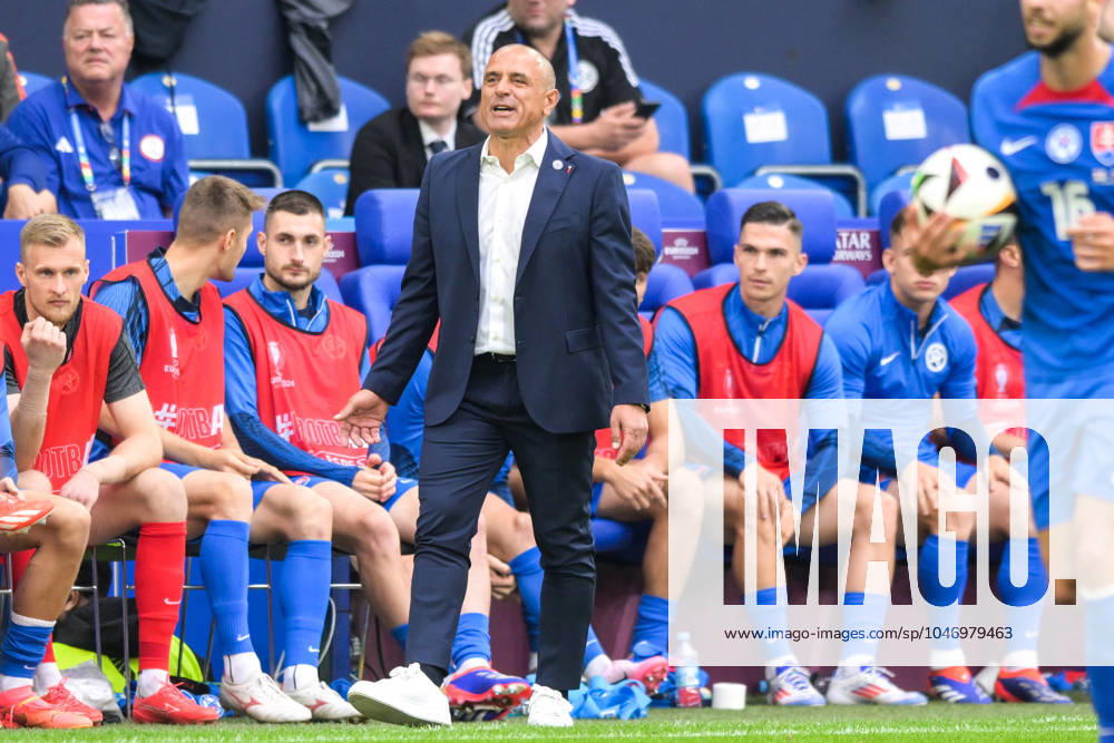 Soccer, UEFA EURO 2024 Round of 16, 20240630, England Slovakia In the picture Coach of Slovakia Francesco CALZONA Portrait Full body full figure Gelsenkirchen Arena at Schalke North Rhine-Westphalia Germany
