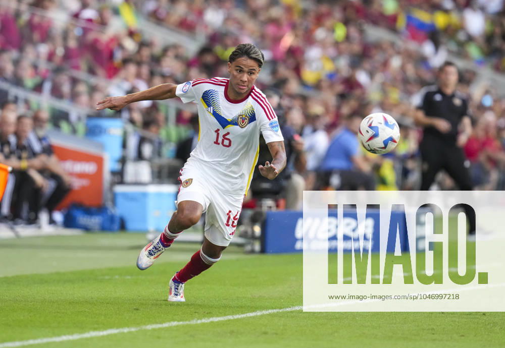 TELASCO JOSE SEGOVIA of Venezuela (16) tries to control the ball for a shot on goal early in first half action in the Group B final stage match of the CONCACAF Copa America 2024 at Austin s Q2 Stadium on June 30, 2024. Venezuela eliminated Jamaica, 3-0 to advance to the quarter finals. Austin United States - ZUMAd150 20240630_znp_d150_018