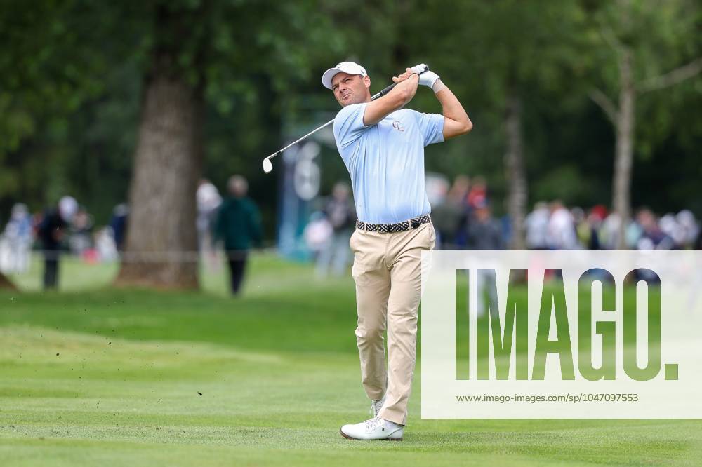 Martin Kaymer GER on the fairway, BMW International Open 2024, Golf, DP World Tour, Men, Round 1, 04 07 2024 Eichenried Bayern Germany