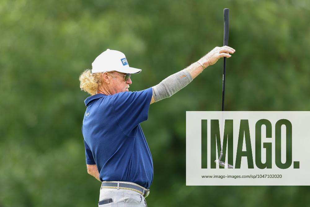 Miguel Angel Jimenez ESP reading the putting line, BMW International Open 2024, Golf, DP World Tour, Men, Round 1, 04 07 2024 Eichenried Bayern Germany