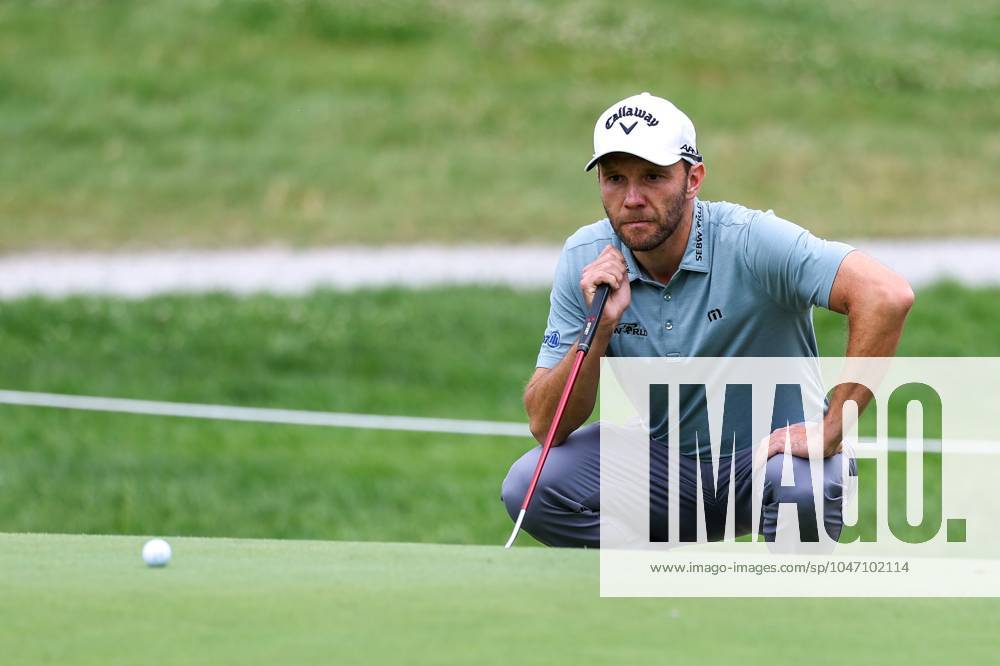 Maximilian Kieffer GER reading the putting line, BMW International Open 2024, Golf, DP World Tour, Men, Round 1, 04 07 2024 Eichenried Bayern Germany