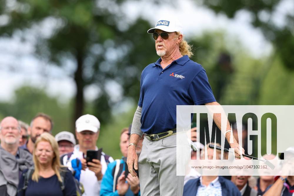 Miguel Angel Jimenez ESP putting, BMW International Open 2024, Golf, DP World Tour, Men, Round 1, 04 07 2024 Eichenried Bayern Germany