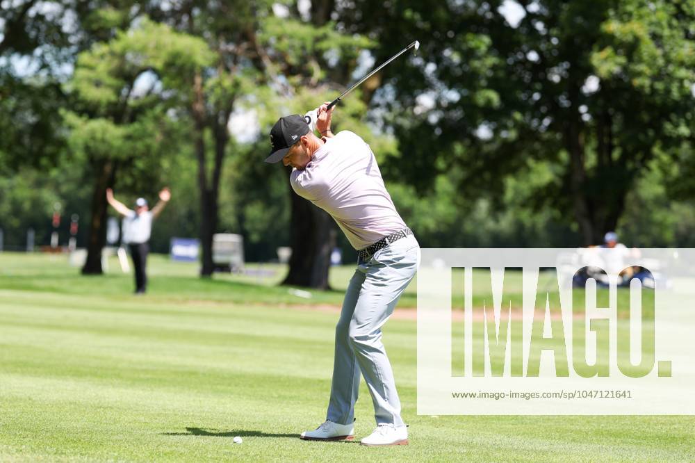 Martin Kaymer GER on the fairway, BMW International Open 2024, Golf, DP World Tour, Men, Round 2, 05 07 2024 Eichenried Bayern Germany